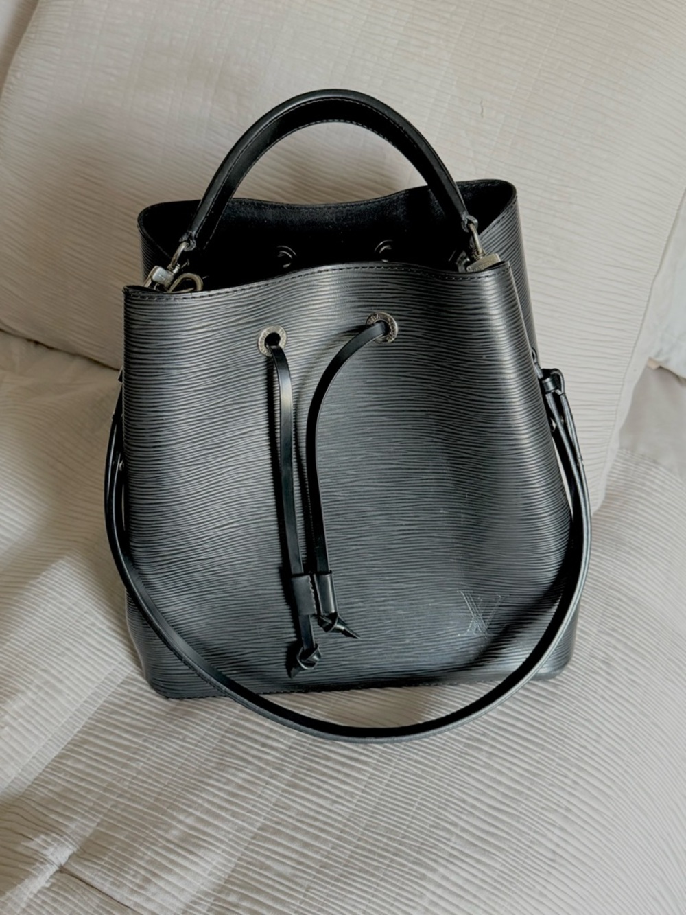 Louis Vuitton Black Epi Leather Drawstring Shoulder Bag